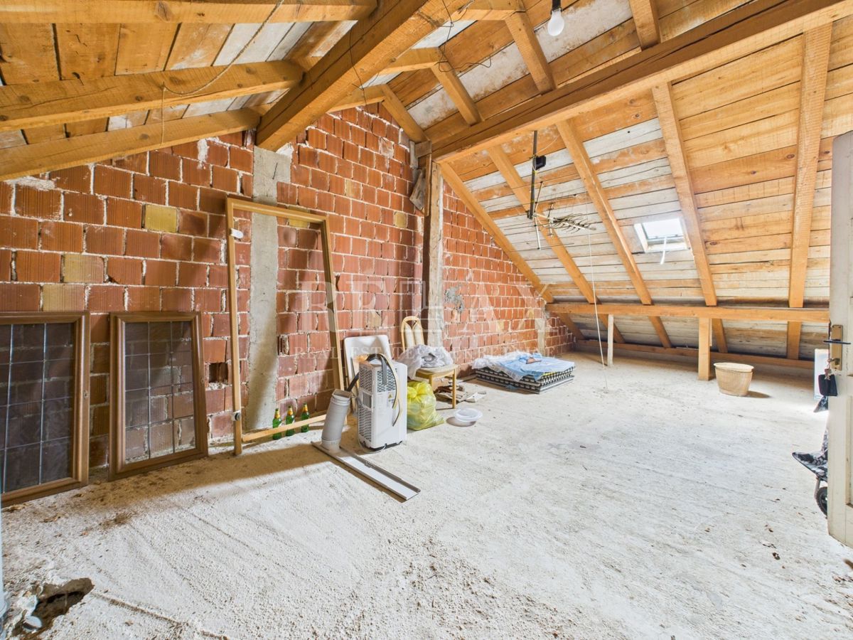 Crikvenica - attico alto in fase di completamento