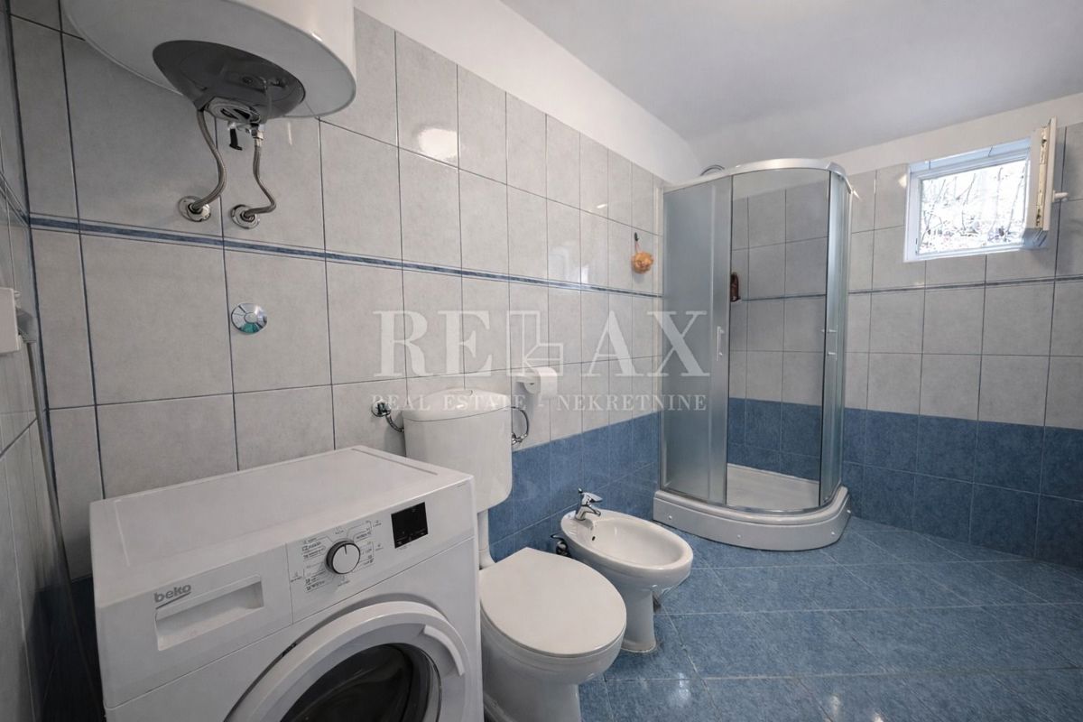 Senj, Bunica - appartamento con garage e terrazza vicino al mare