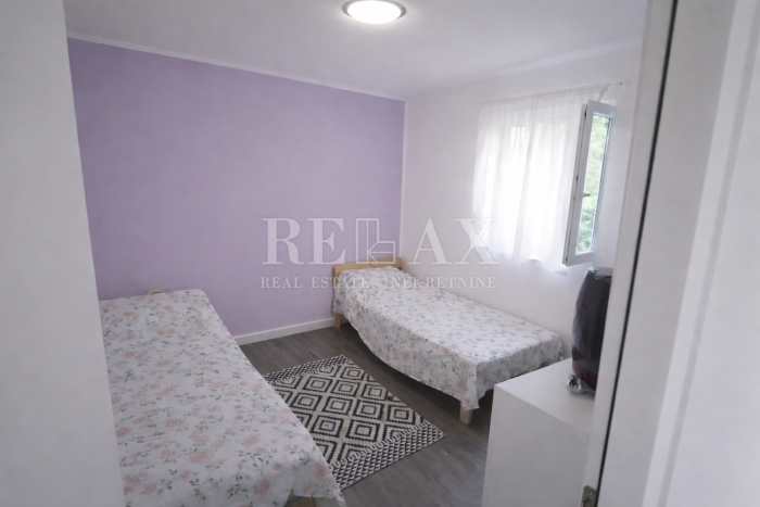 Senj, Bunica - appartamento con garage e terrazza vicino al mare