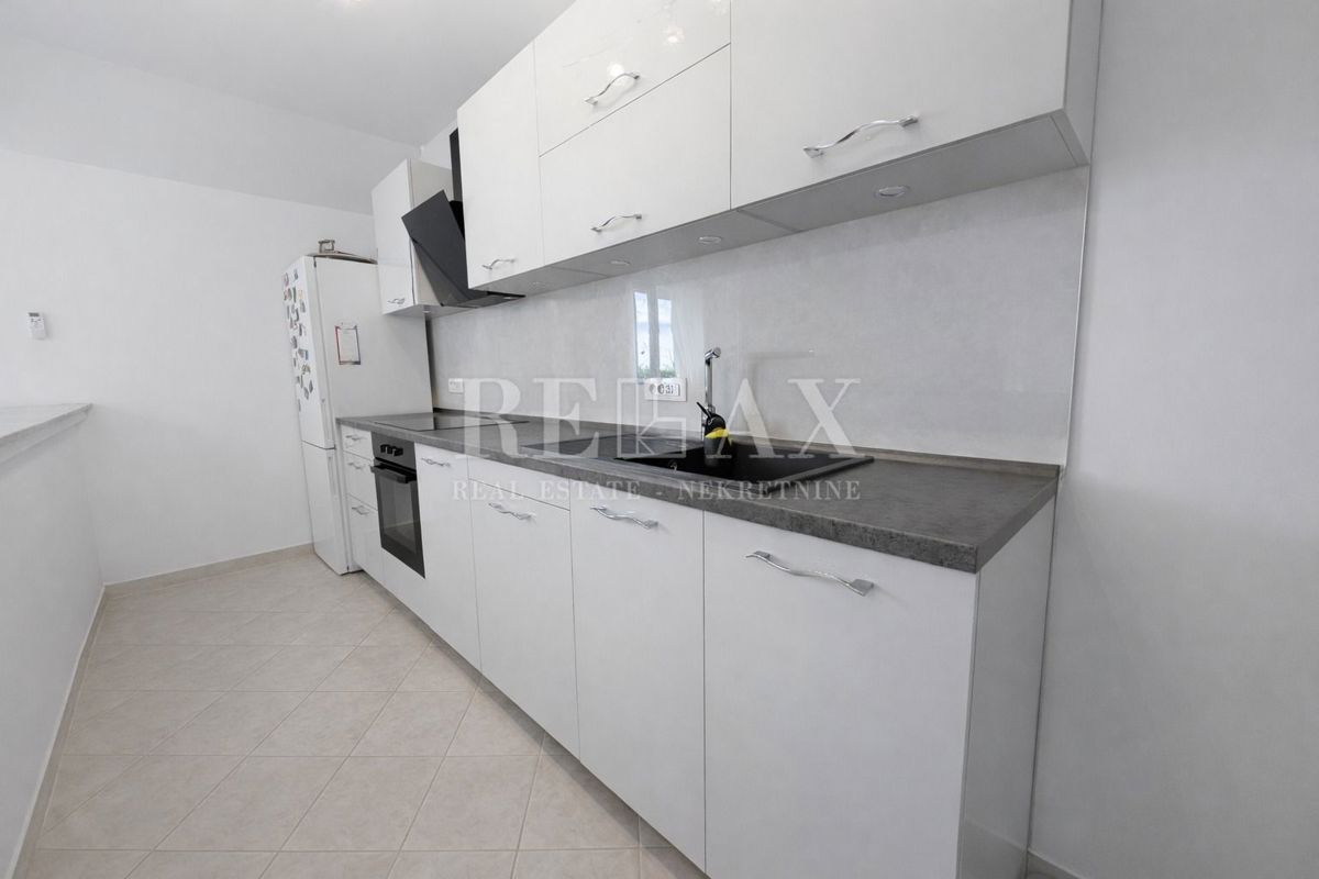 Senj, Bunica - appartamento con garage e terrazza vicino al mare