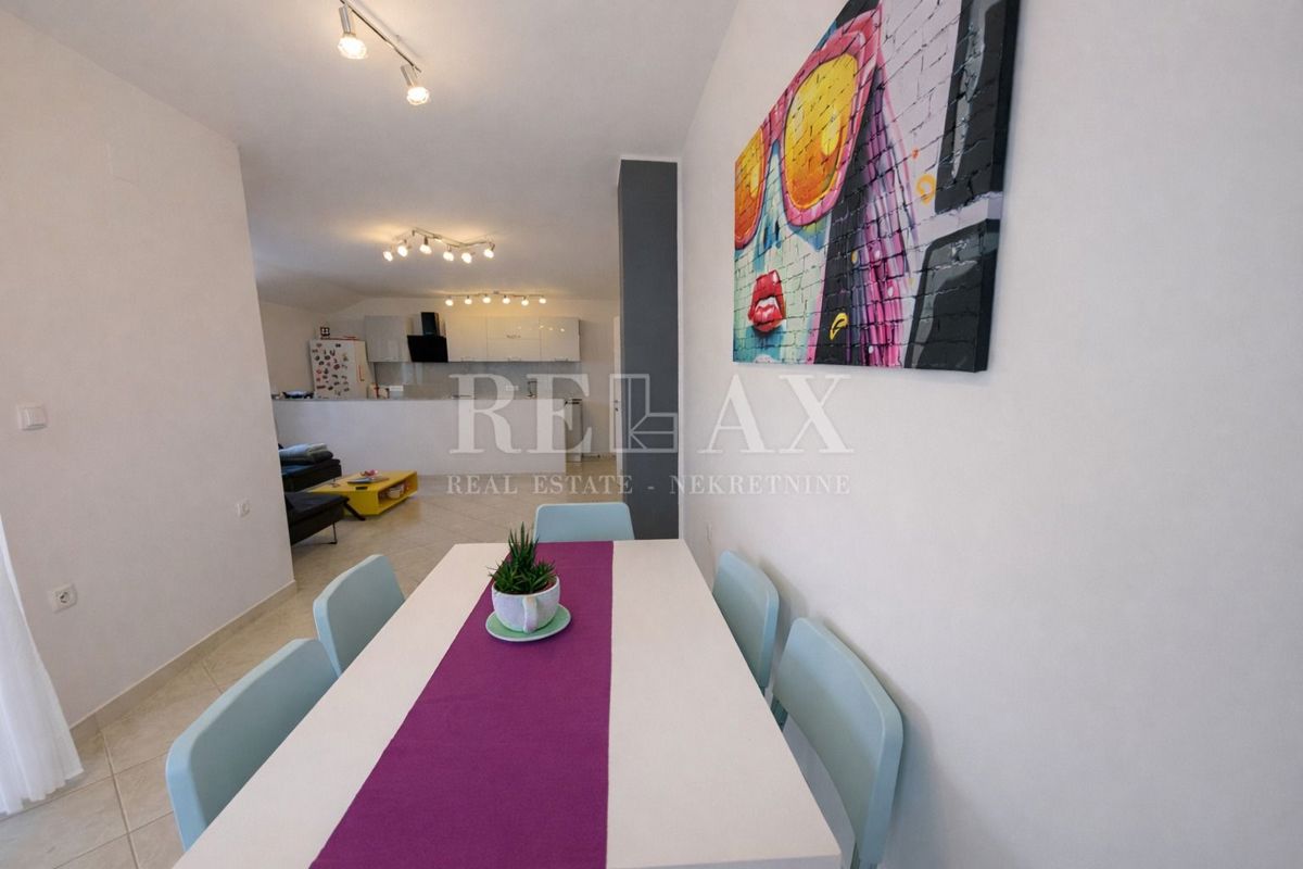 Senj, Bunica - appartamento con garage e terrazza vicino al mare