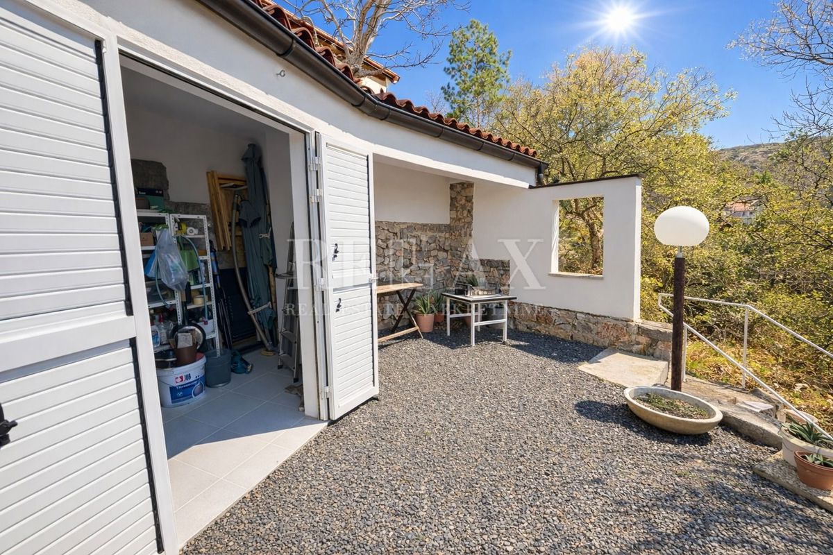 Senj, Bunica - casa in pietra