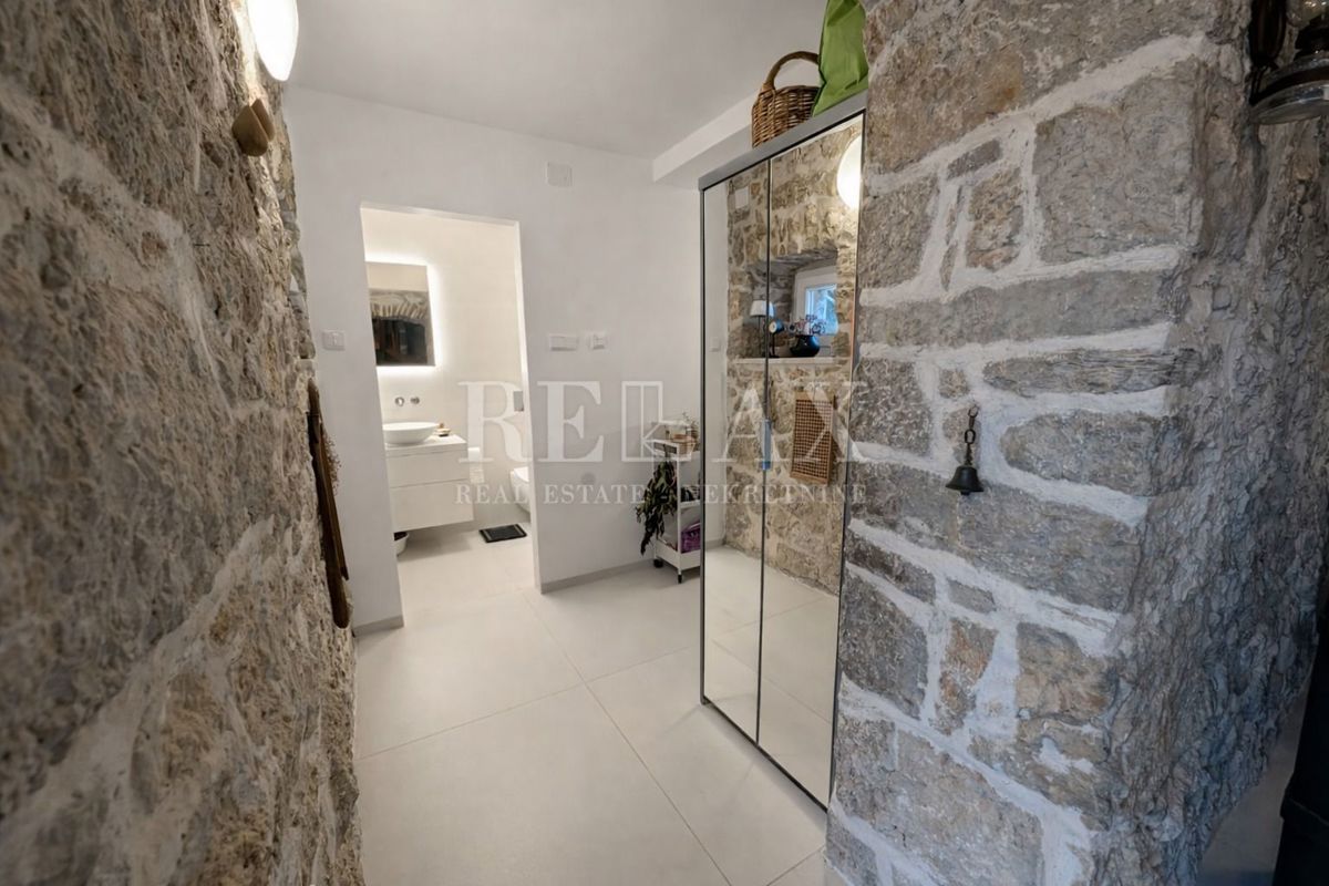 Senj, Bunica - casa in pietra