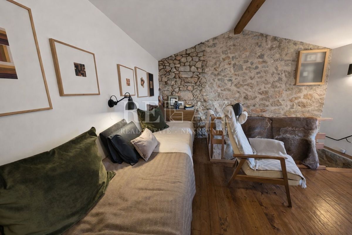 Senj, Bunica - casa in pietra