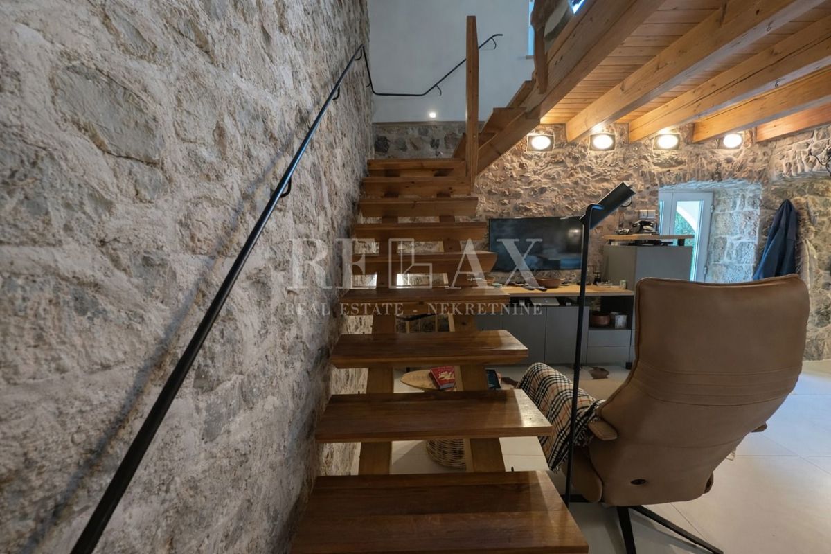 Senj, Bunica - casa in pietra