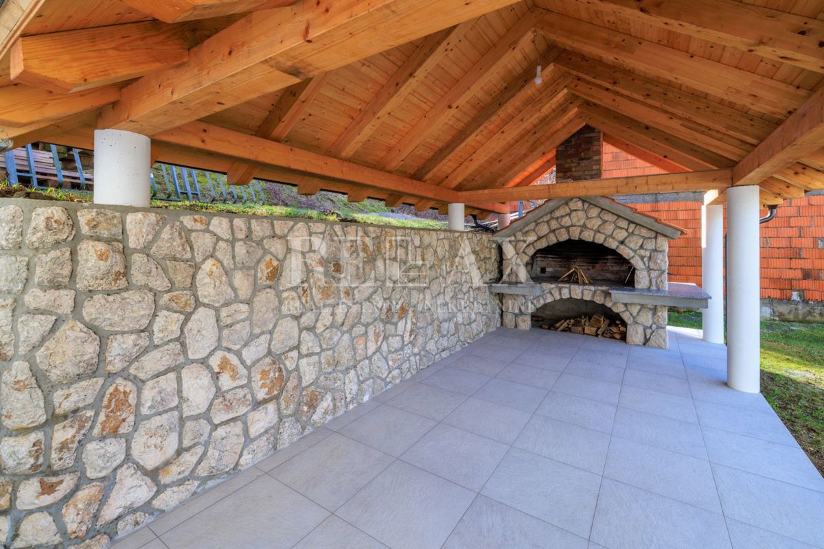 Fužine - casa con 4 appartamenti vicino al lago