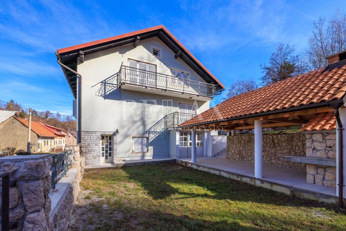 Fužine - casa con 4 appartamenti vicino al lago