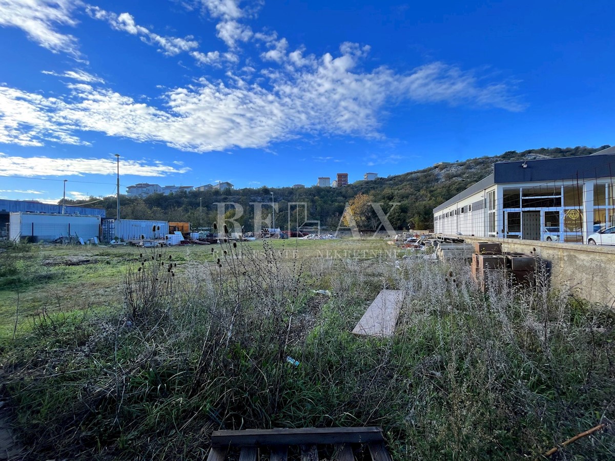 NOVI VINODOLSKI - Terreno 1000 m2 nella zona degli affari