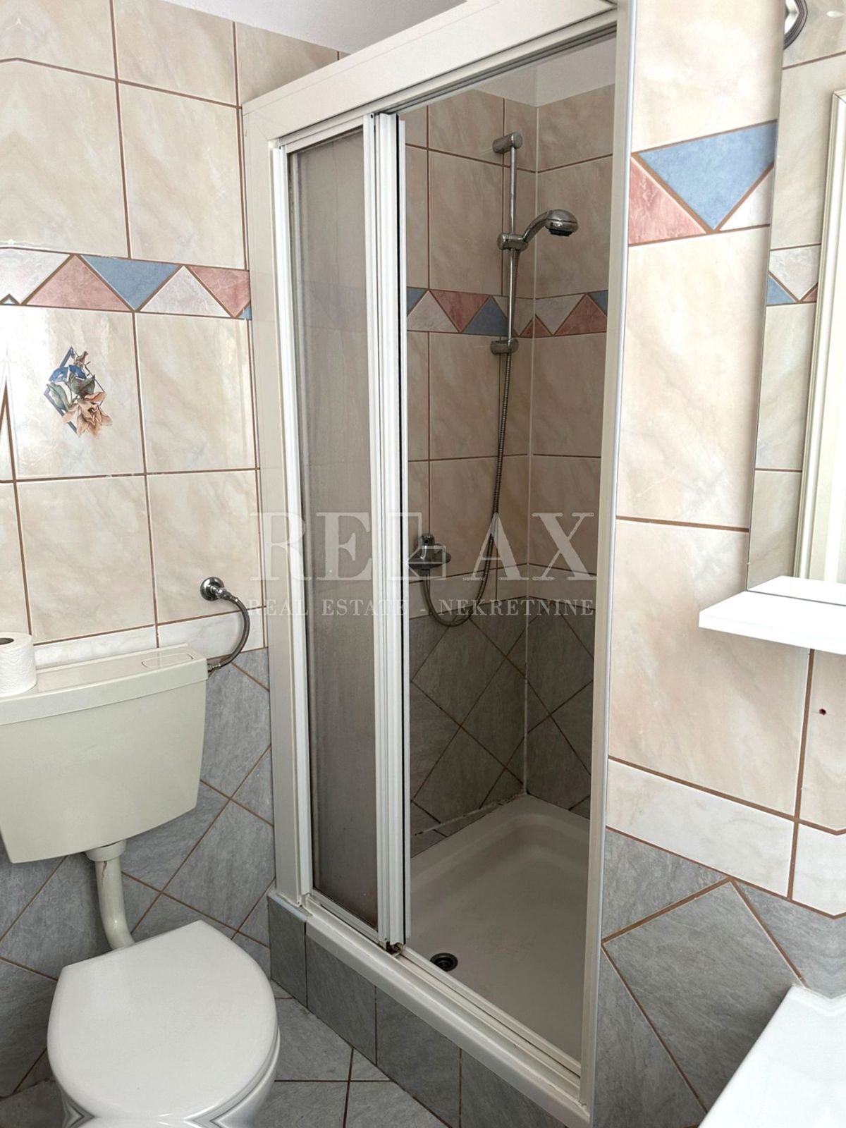 Crikvenica - Casa nel centro più ampio con 7 appartamenti