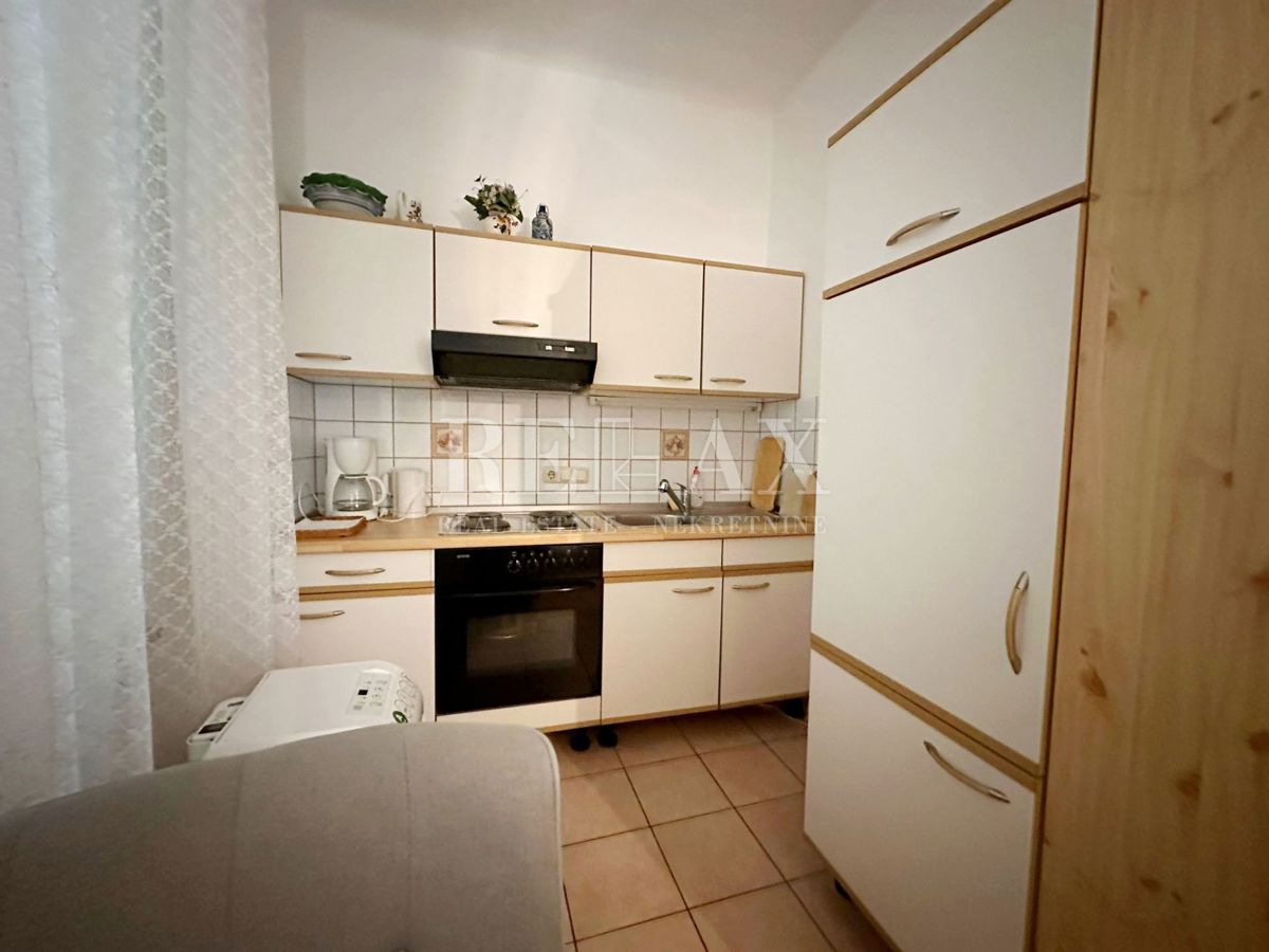 Crikvenica - Casa nel centro più ampio con 7 appartamenti