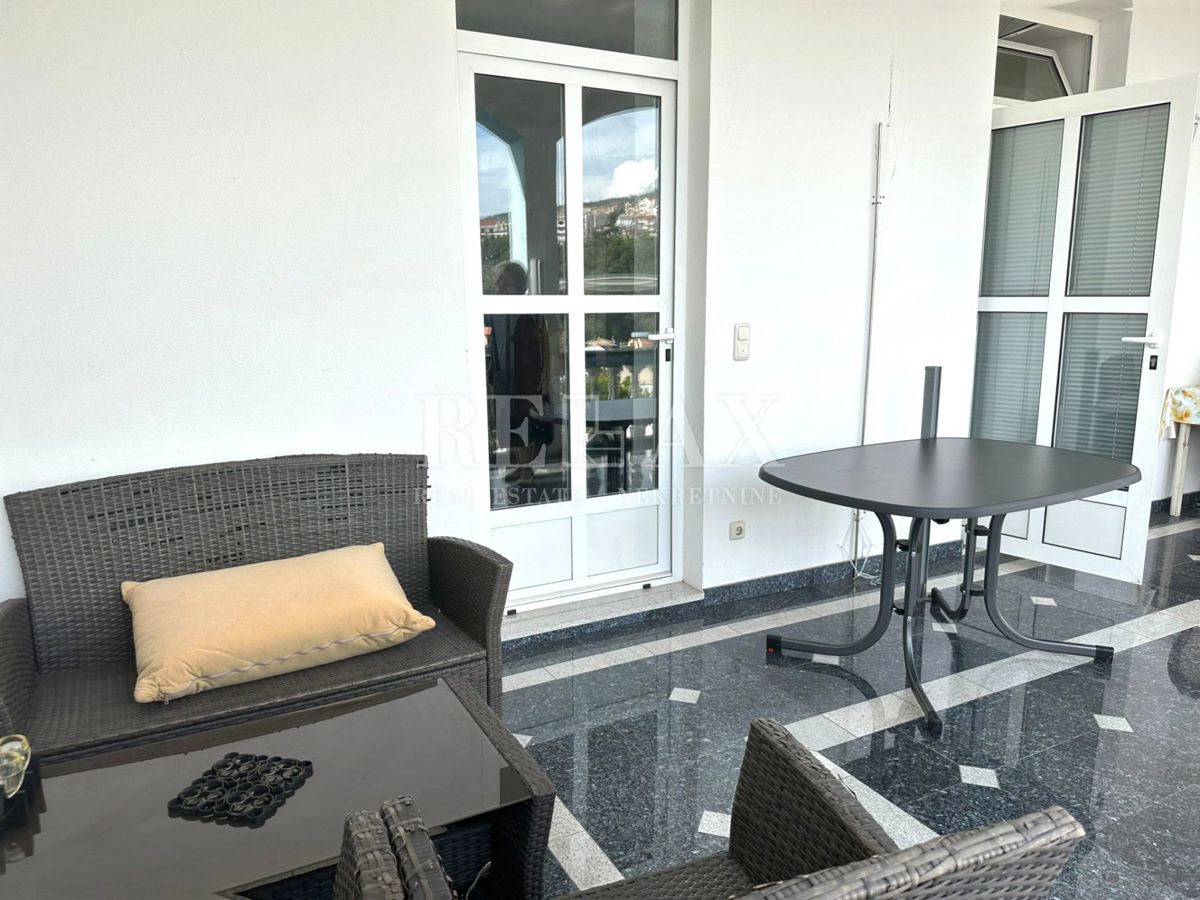 Crikvenica - Casa nel centro più ampio con 7 appartamenti