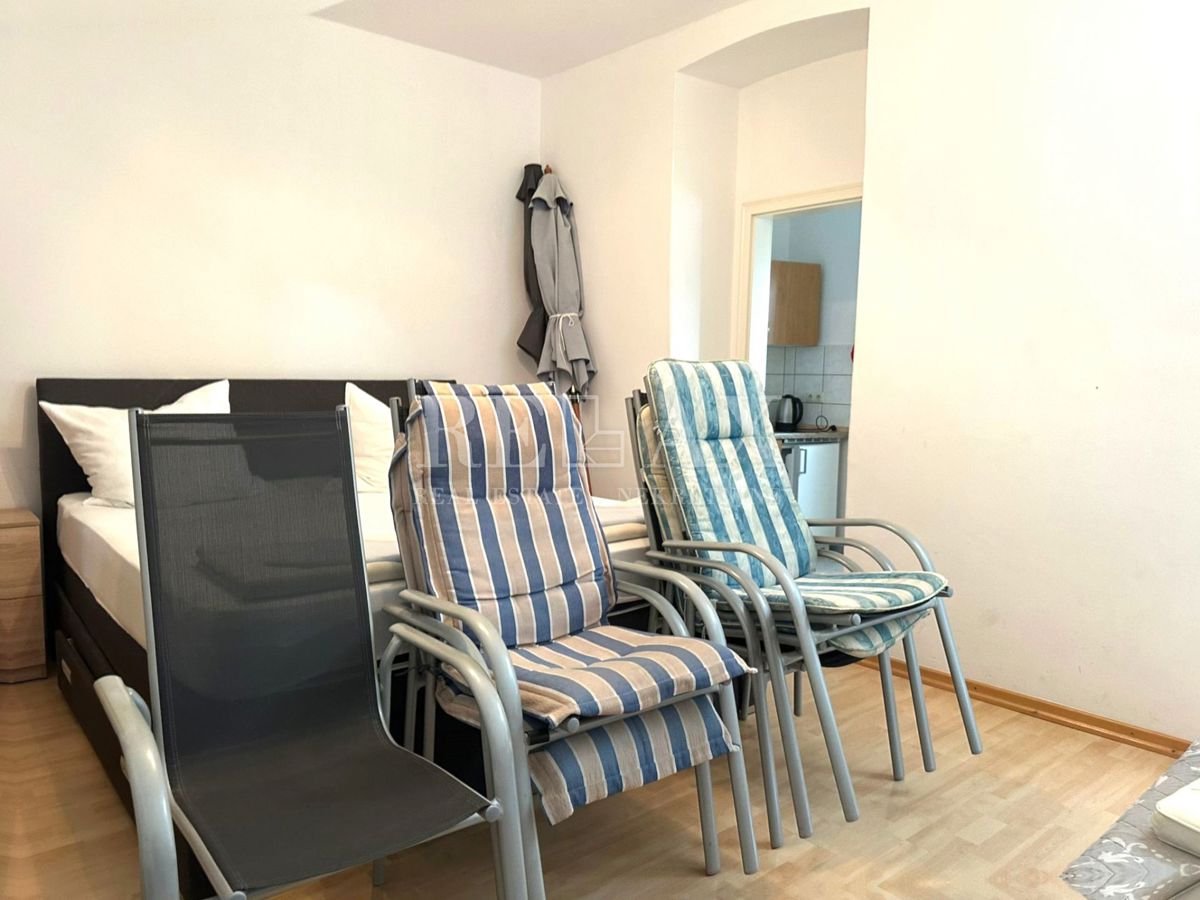 Crikvenica - Casa nel centro più ampio con 7 appartamenti