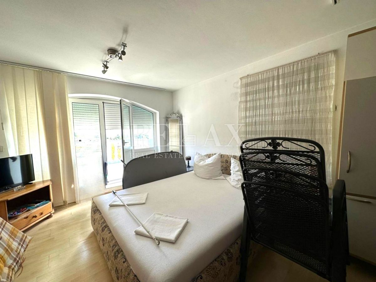 Crikvenica - Casa nel centro più ampio con 7 appartamenti