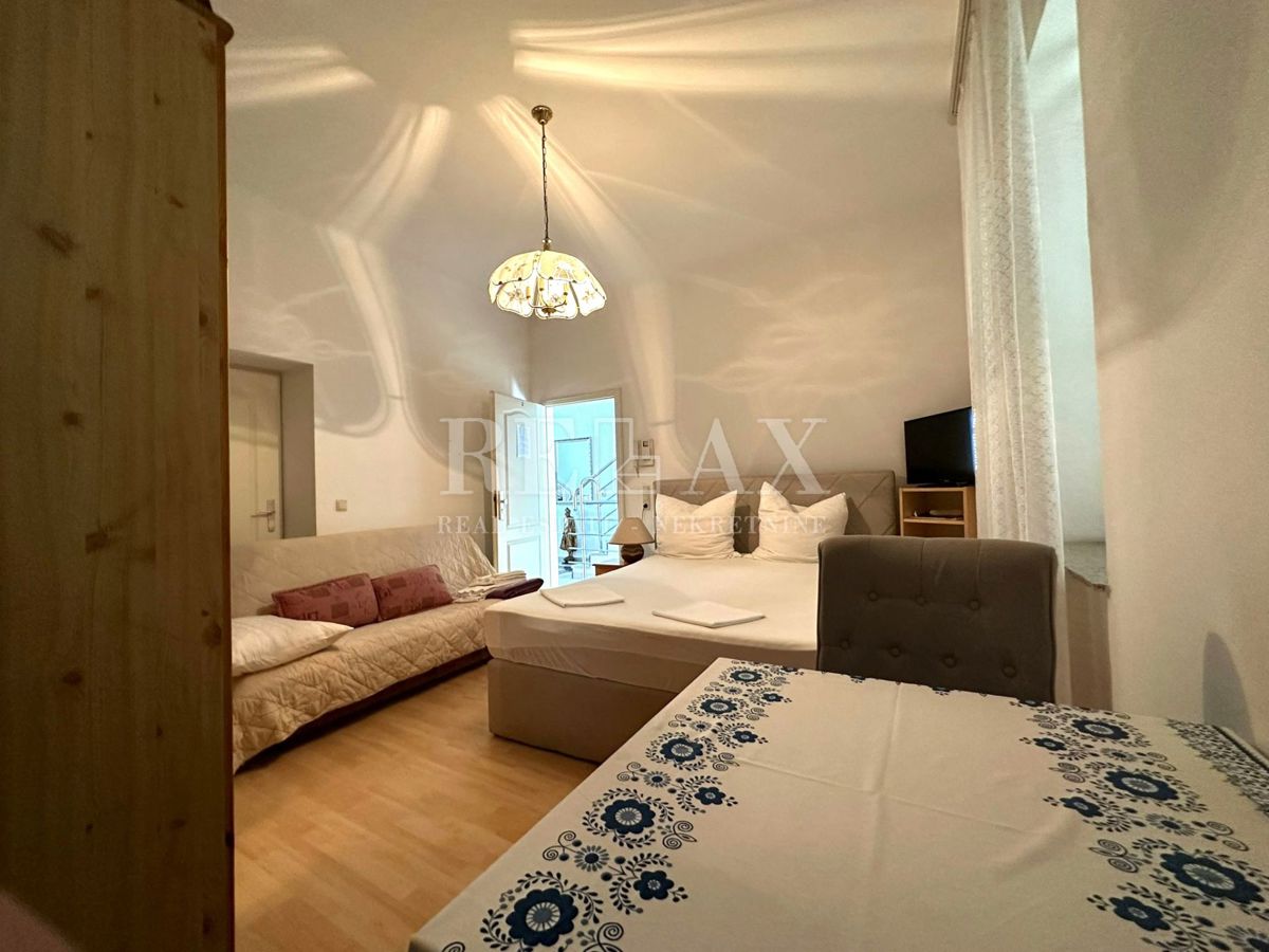 Crikvenica - Casa nel centro più ampio con 7 appartamenti