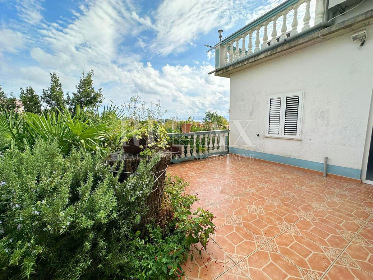 Crikvenica - Casa nel centro più ampio con 7 appartamenti