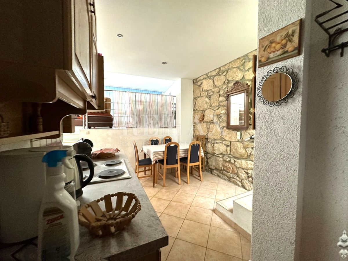 Crikvenica - Casa nel centro più ampio con 7 appartamenti