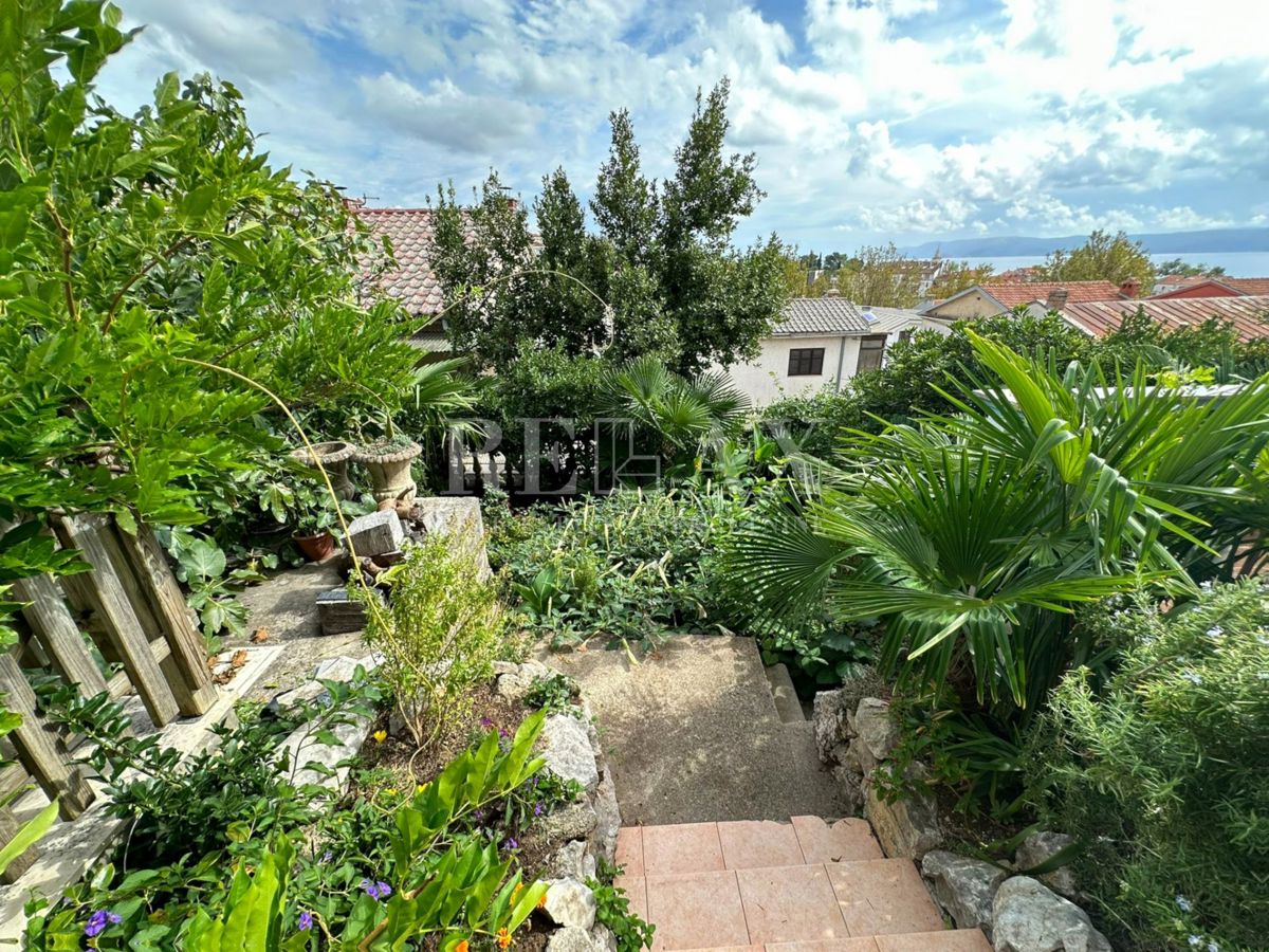 Crikvenica - Casa nel centro più ampio con 7 appartamenti