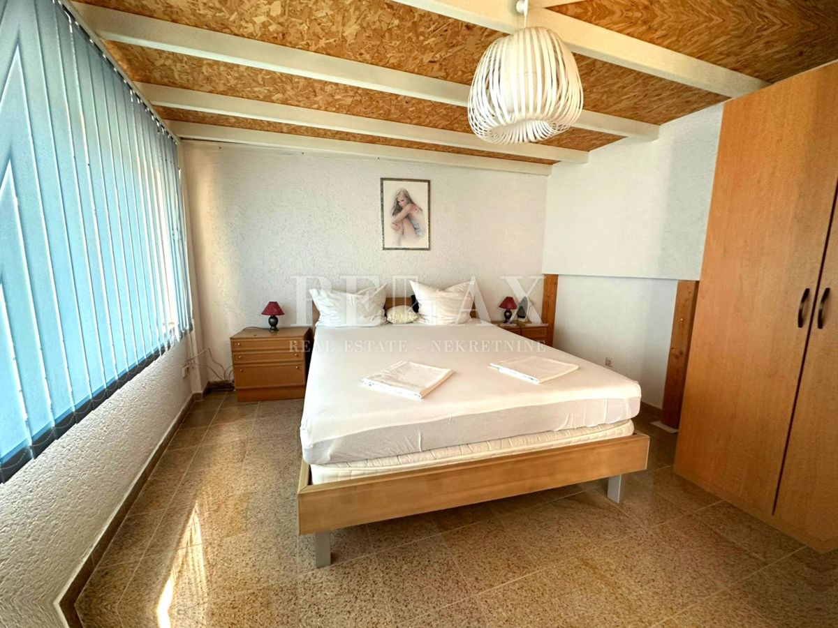 Crikvenica - Casa nel centro più ampio con 7 appartamenti