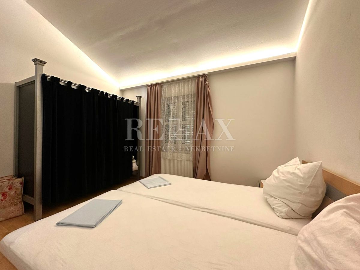 Crikvenica - Casa nel centro più ampio con 7 appartamenti