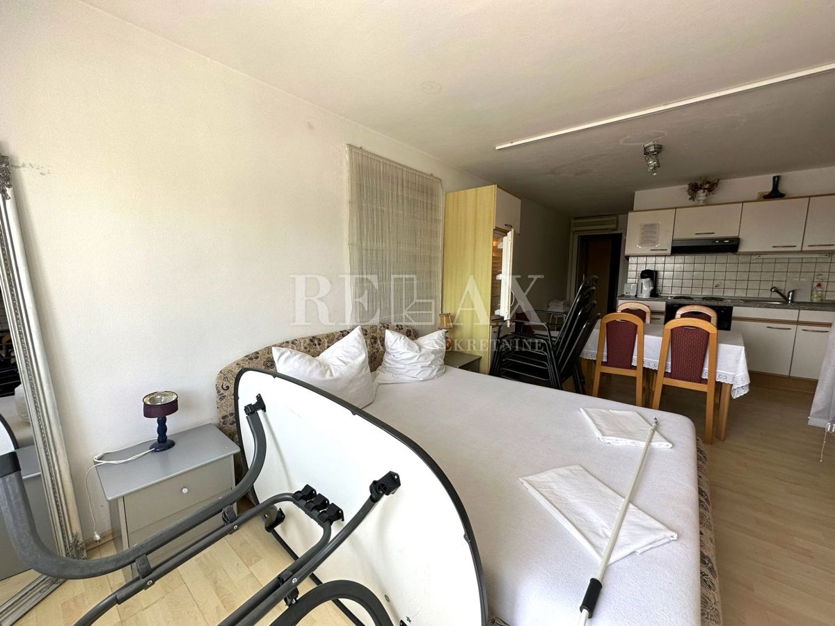 Crikvenica - Casa nel centro più ampio con 7 appartamenti