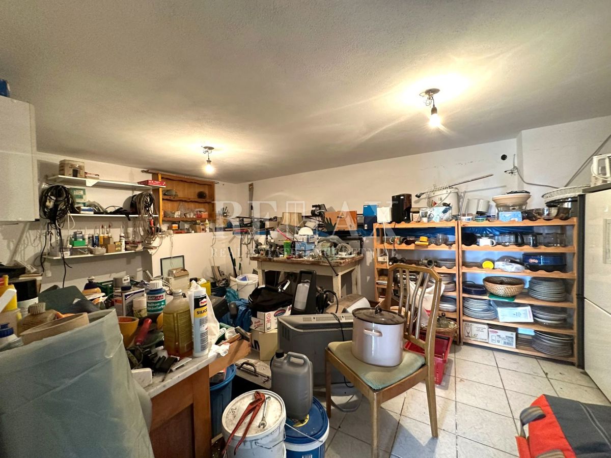 Crikvenica - Casa nel centro più ampio con 7 appartamenti