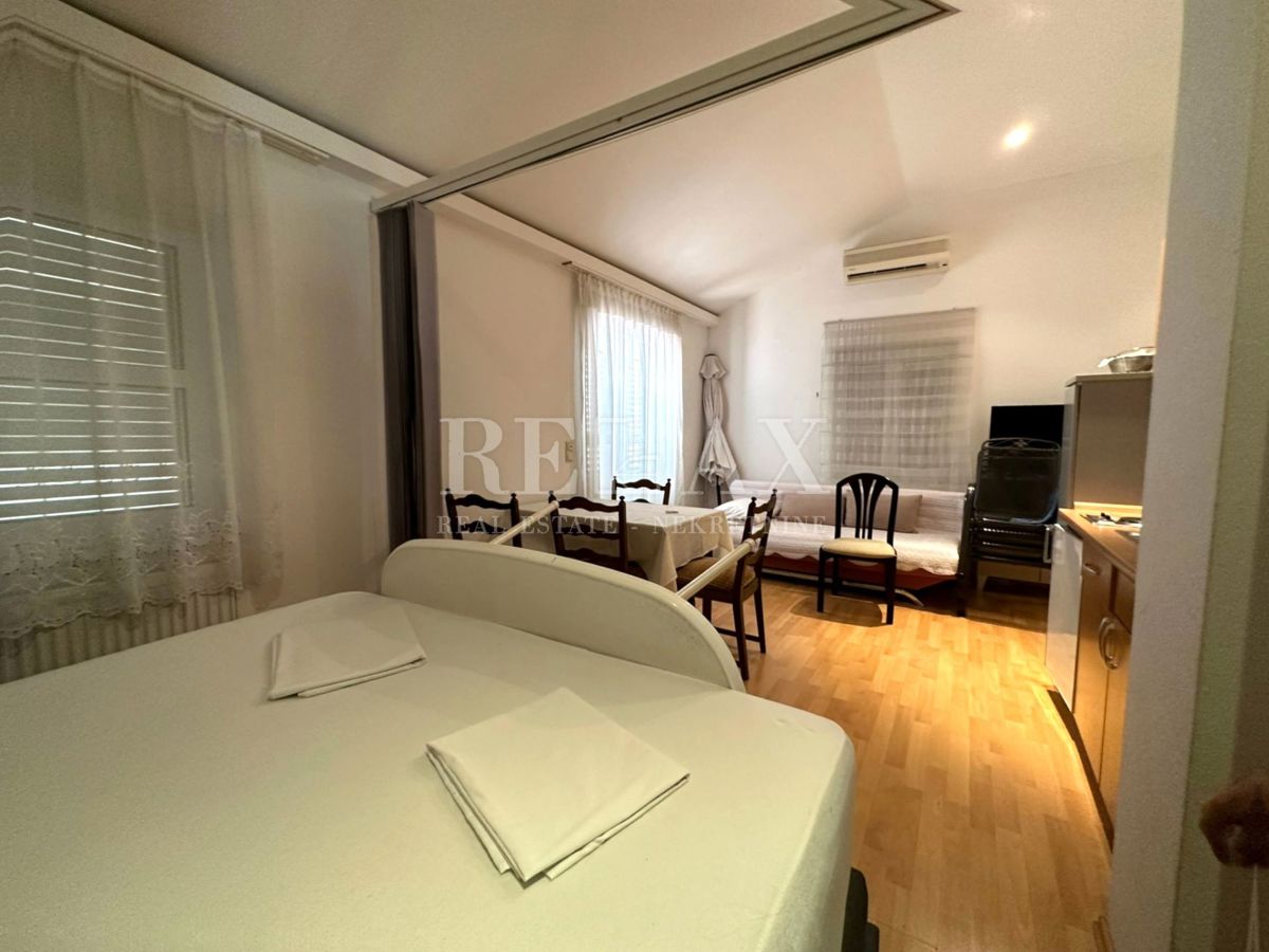 Crikvenica - Casa nel centro più ampio con 7 appartamenti