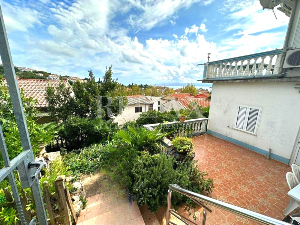 Crikvenica - Casa nel centro più ampio con 7 appartamenti