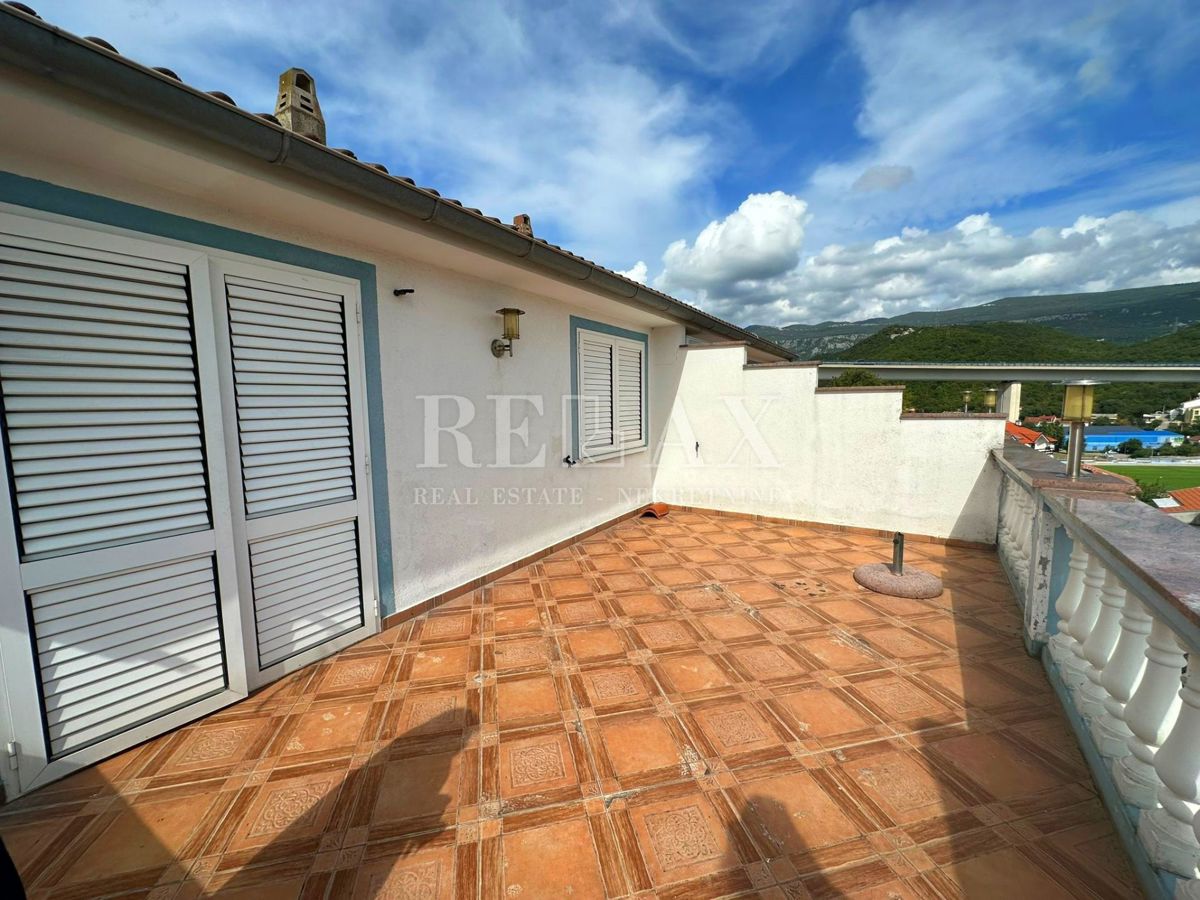 Crikvenica - Casa nel centro più ampio con 7 appartamenti