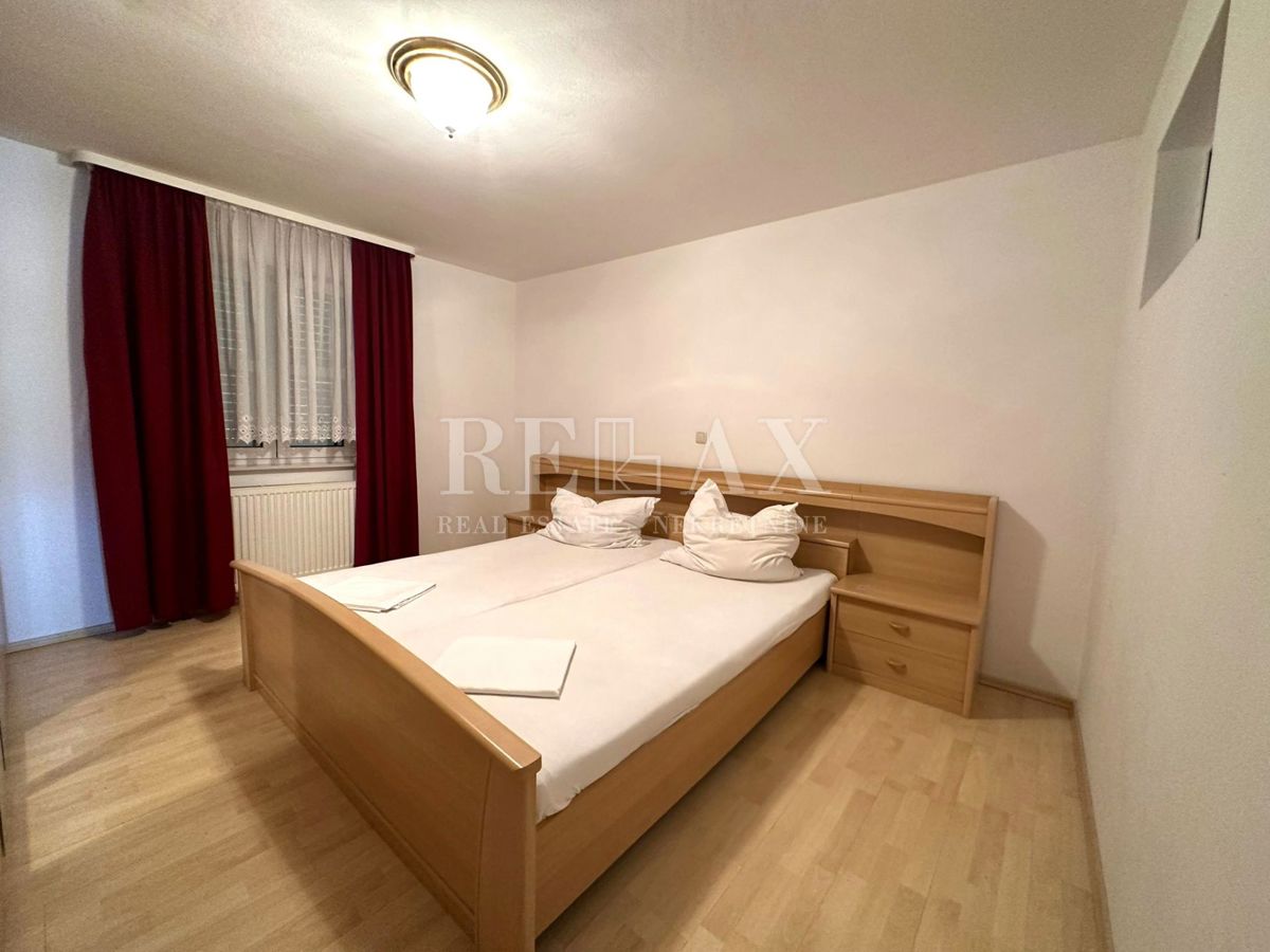 Crikvenica - Casa nel centro più ampio con 7 appartamenti