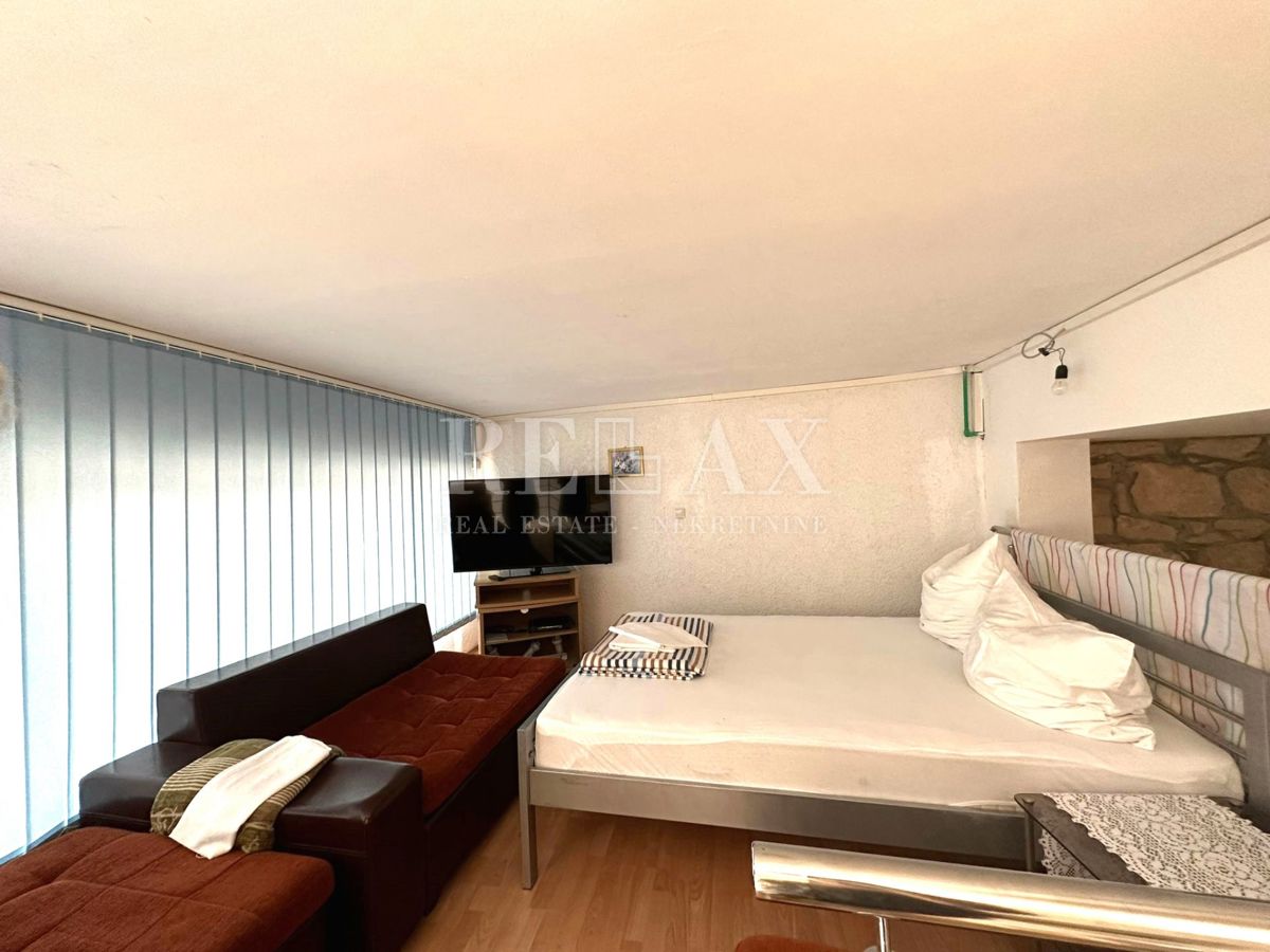 Crikvenica - Casa nel centro più ampio con 7 appartamenti