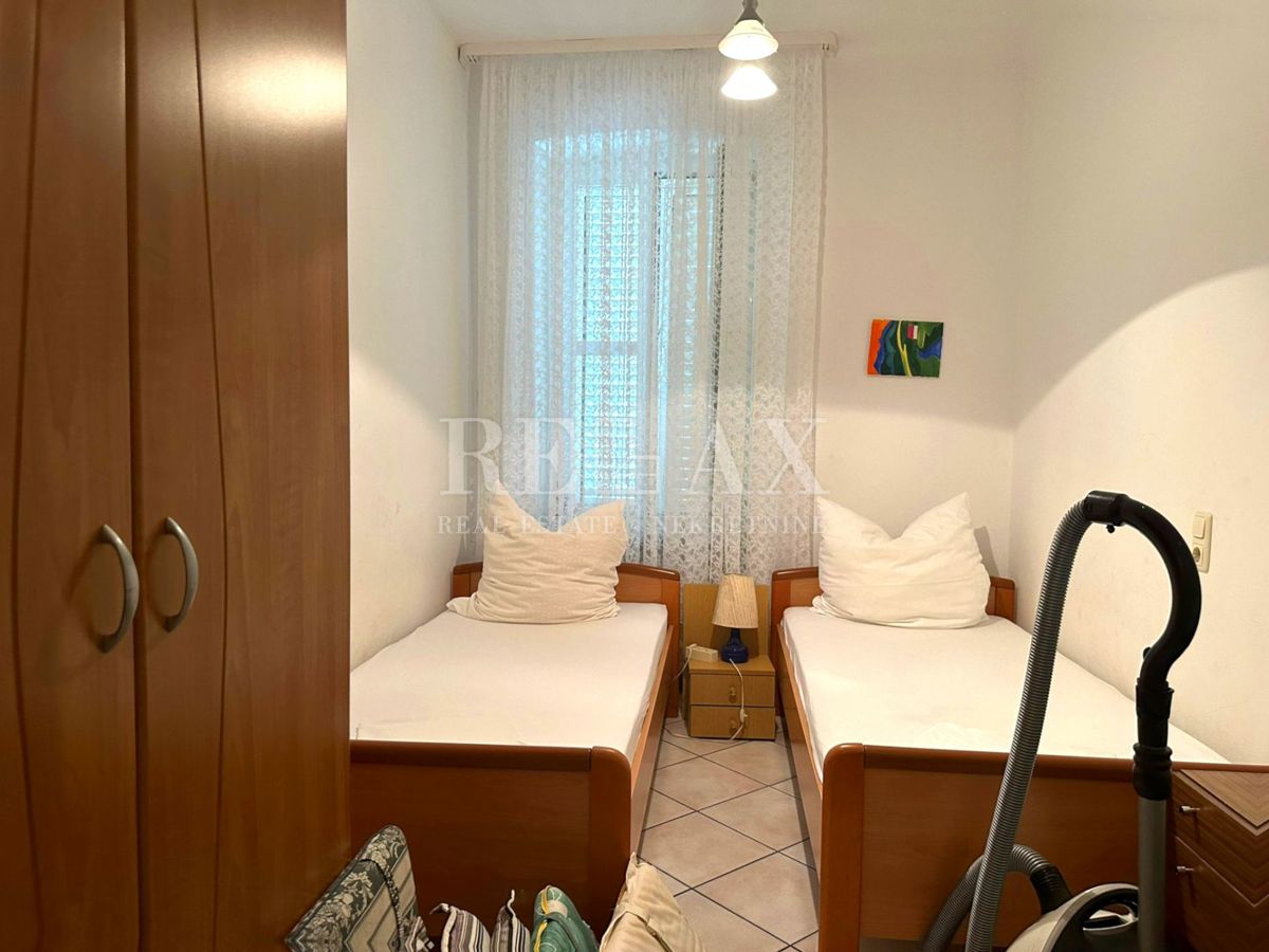 Crikvenica - Casa nel centro più ampio con 7 appartamenti