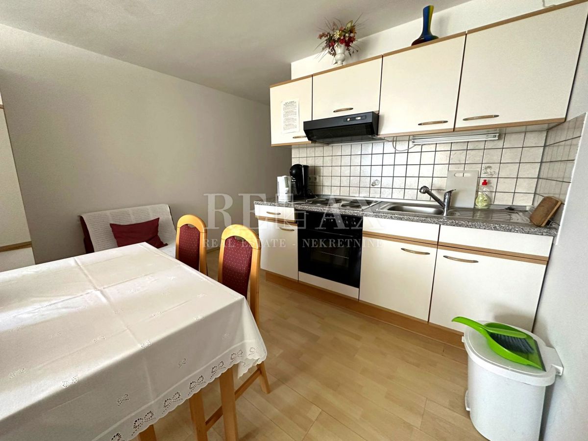 Crikvenica - Casa nel centro più ampio con 7 appartamenti