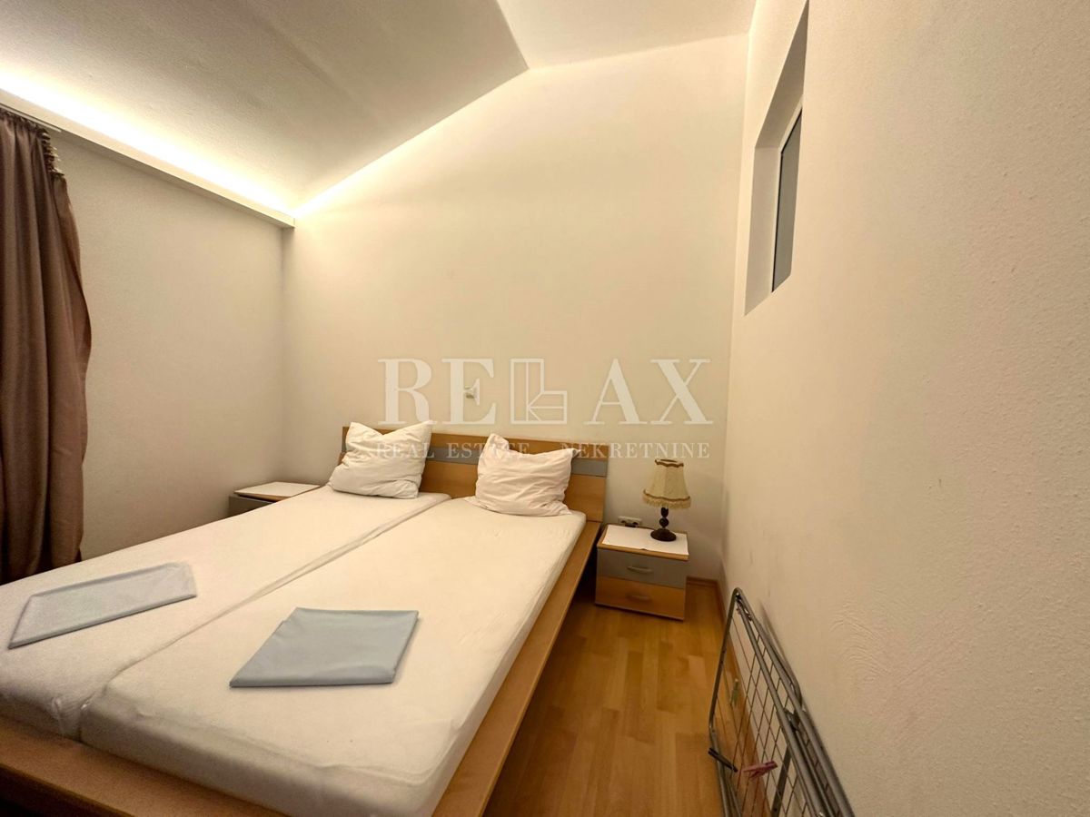 Crikvenica - Casa nel centro più ampio con 7 appartamenti