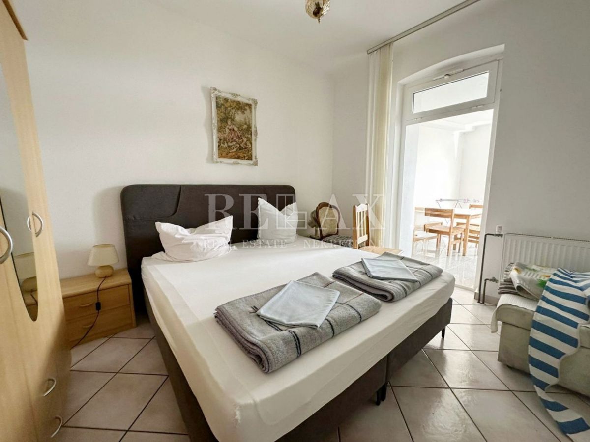 Crikvenica - Casa nel centro più ampio con 7 appartamenti