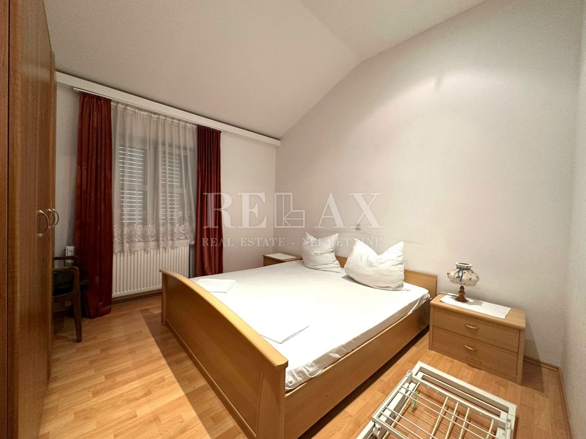 Crikvenica - Casa nel centro più ampio con 7 appartamenti