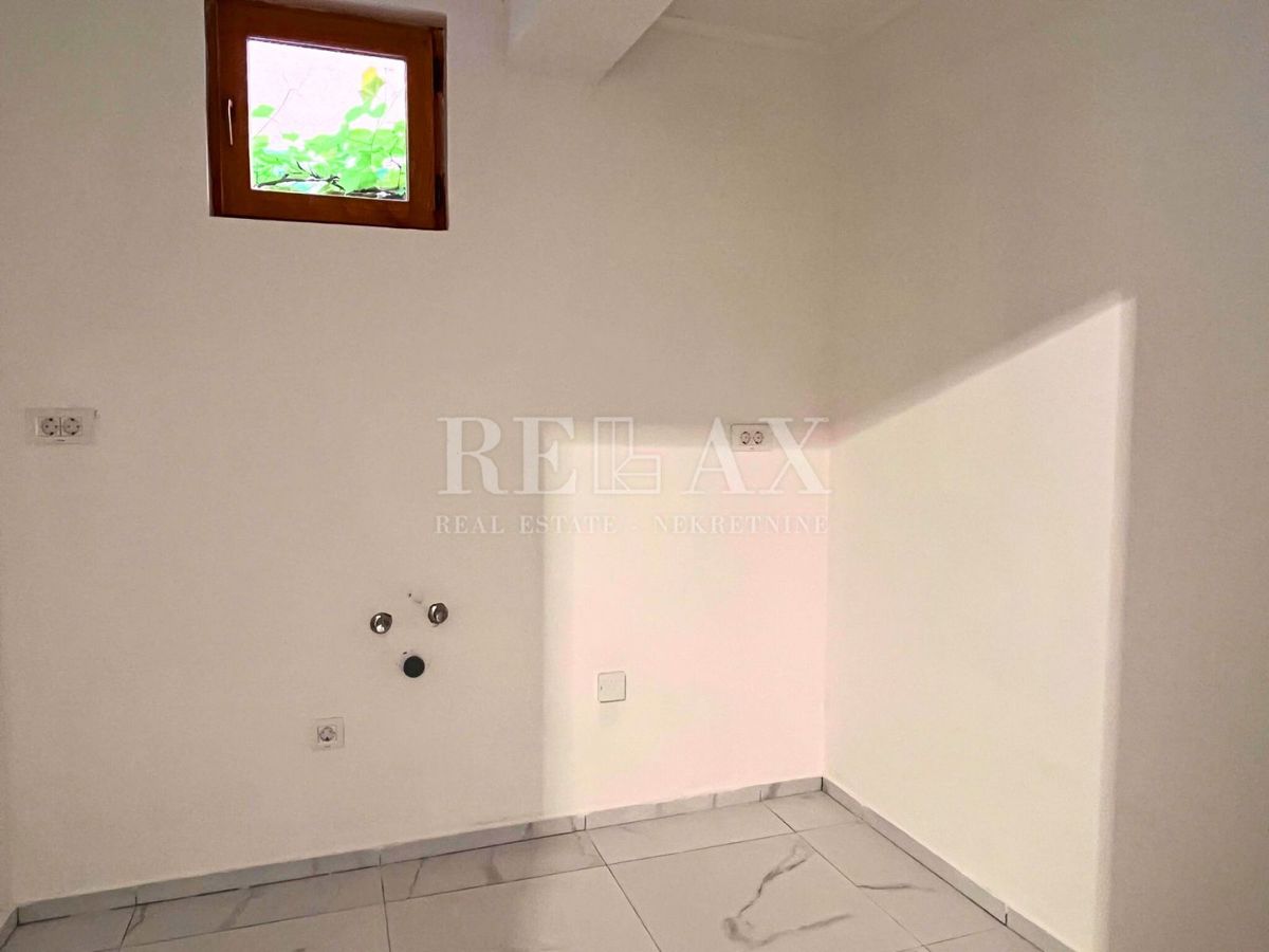 Novi Vinodolski - Nuova Costruzione con 3 Appartamenti 