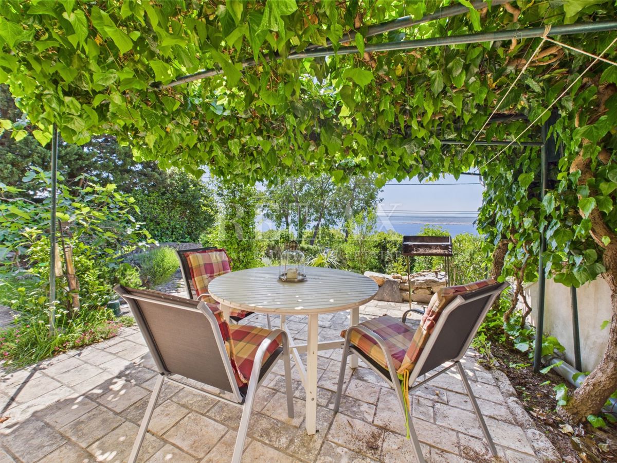 Dramalj - casa in pietra con vista panoramica