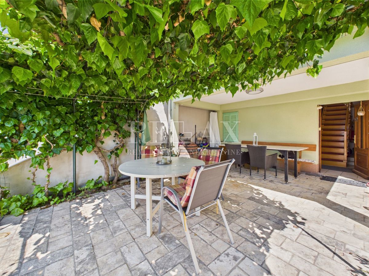 Dramalj - casa in pietra con vista panoramica