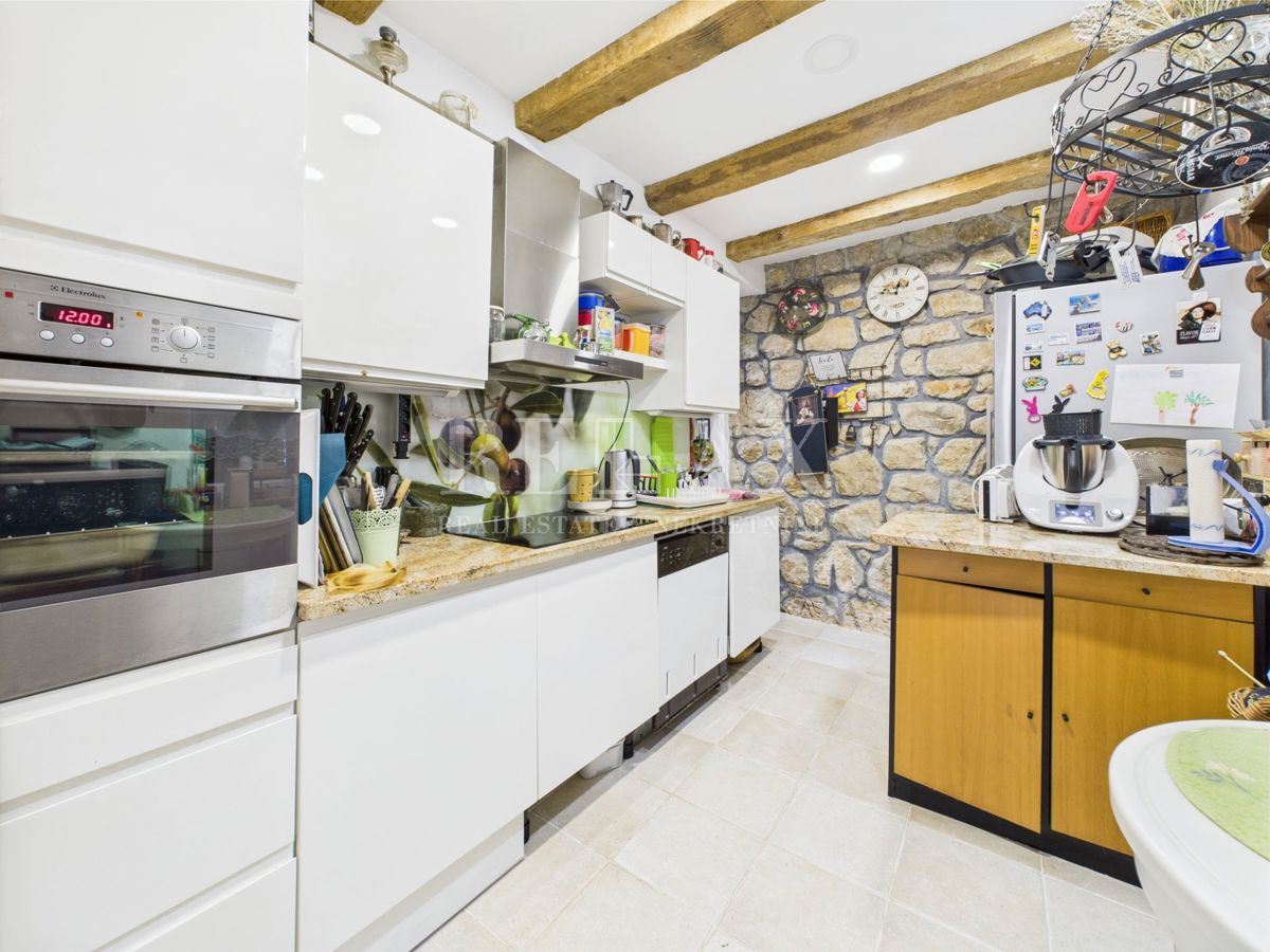 Dramalj - casa in pietra con vista panoramica