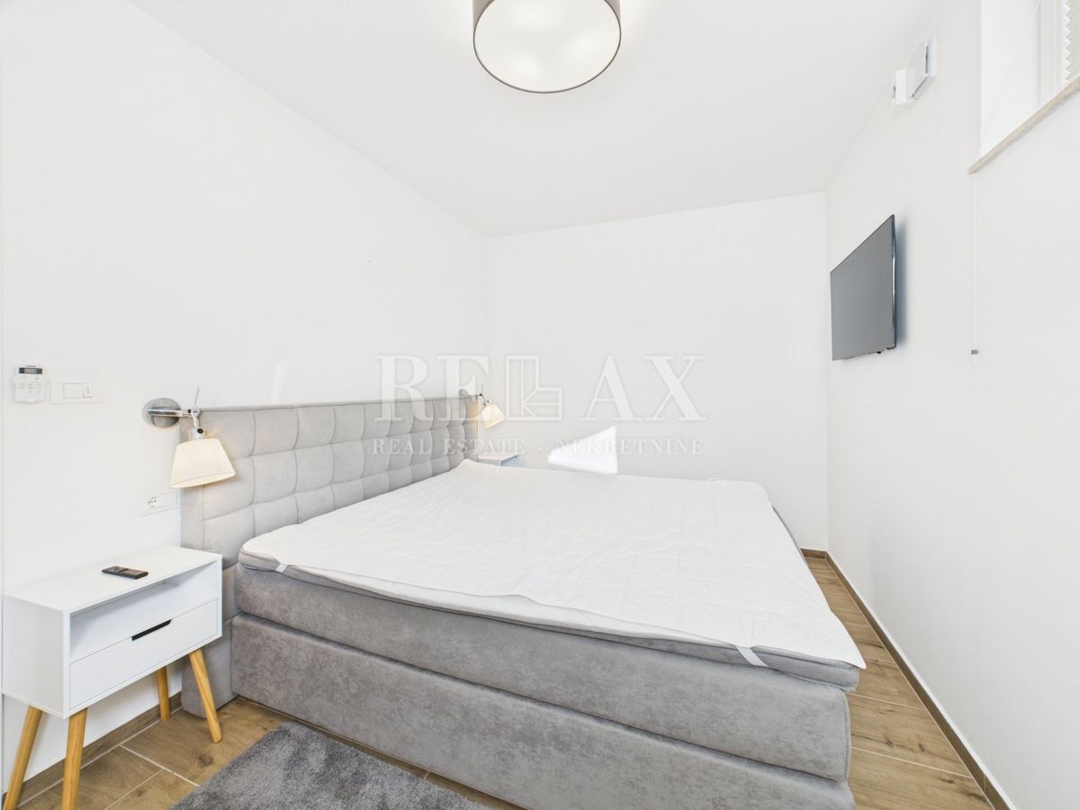 Njivice - appartamento duplex con piscina e giardino