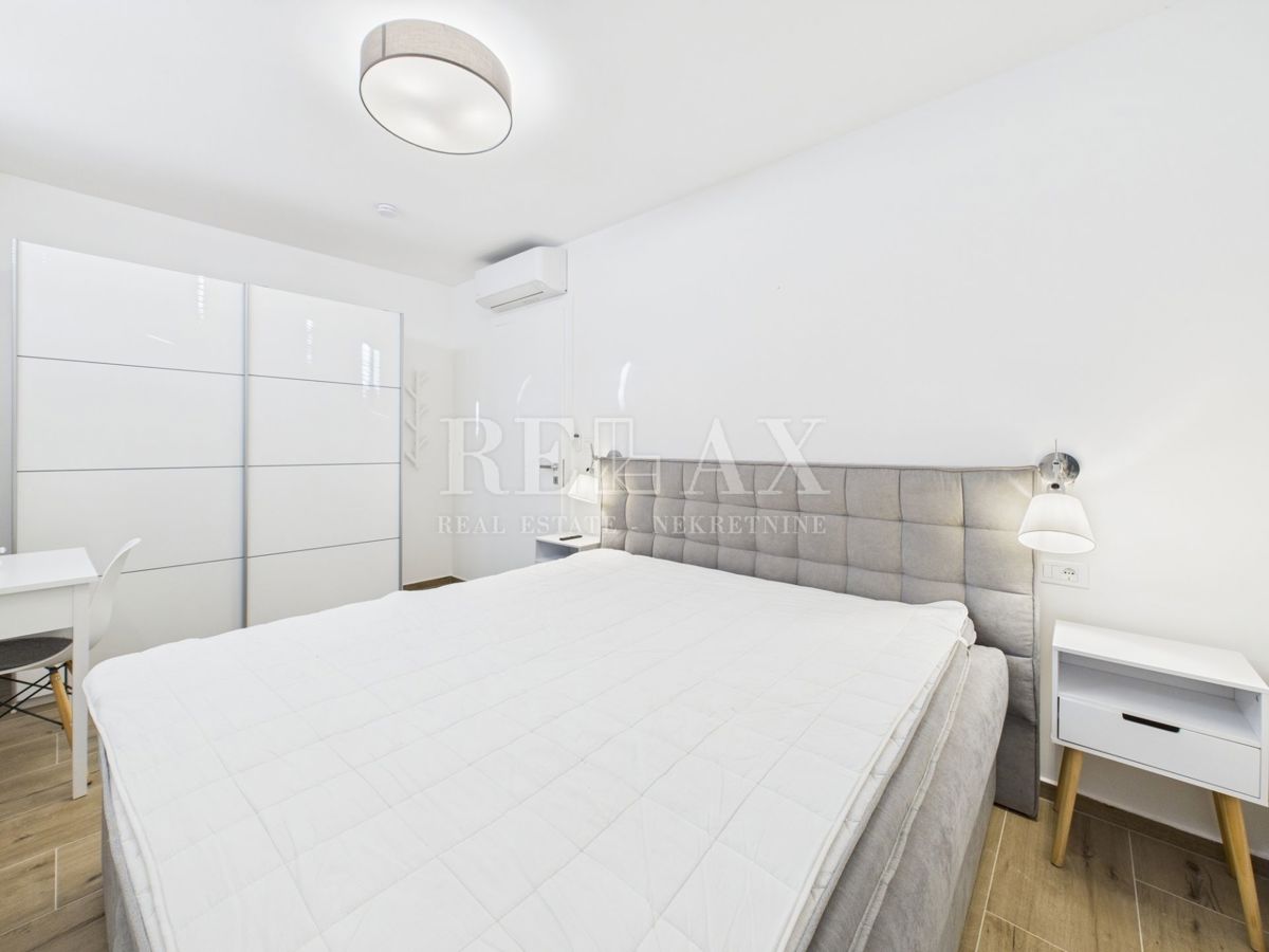 Njivice - appartamento duplex con piscina e giardino