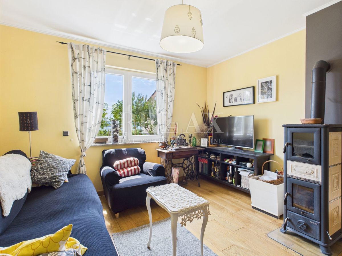 Crikvenica - spazioso appartamento con giardino e parcheggio