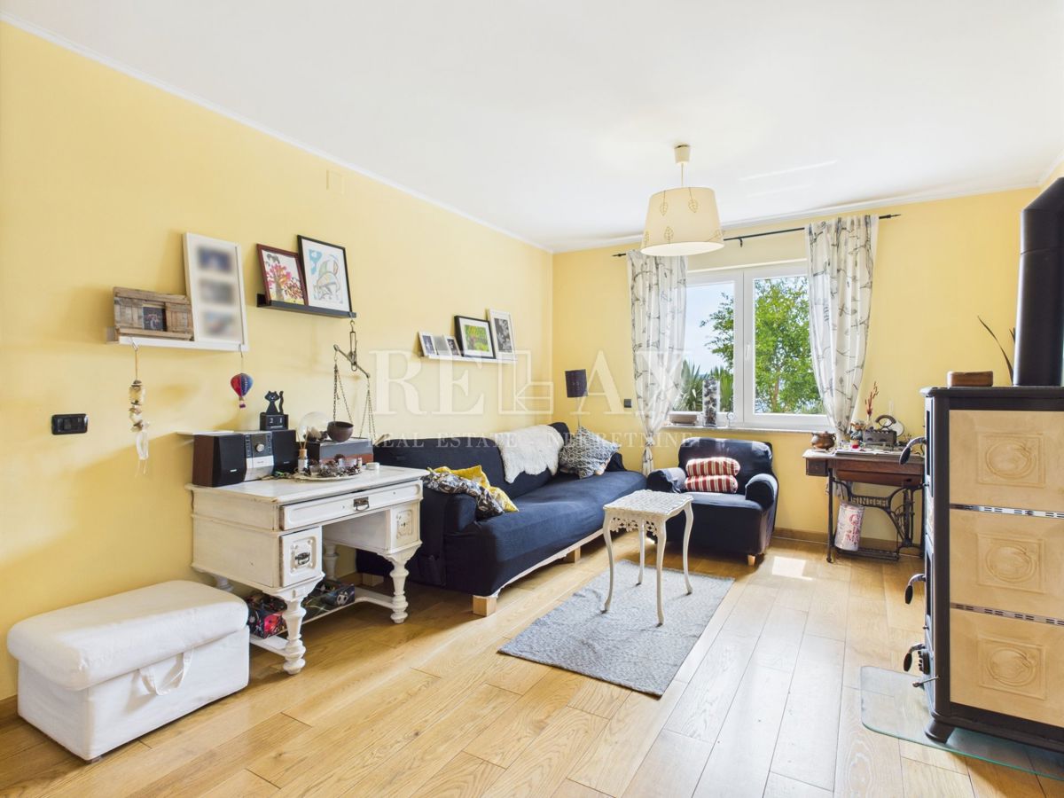 Crikvenica - spazioso appartamento con giardino e parcheggio