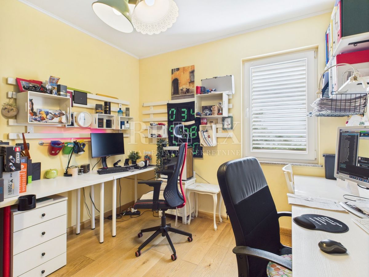 Crikvenica - spazioso appartamento con giardino e parcheggio