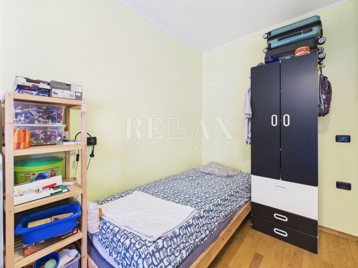 Crikvenica - spazioso appartamento con giardino e parcheggio