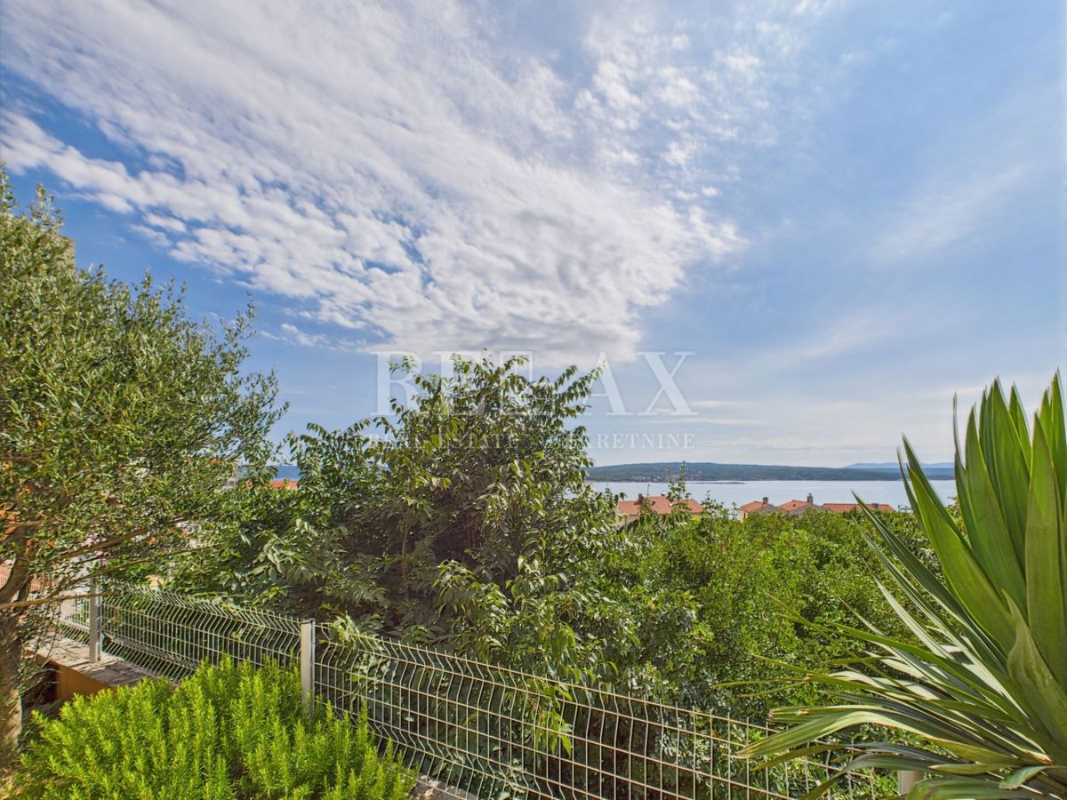 Crikvenica - spazioso appartamento con giardino e parcheggio