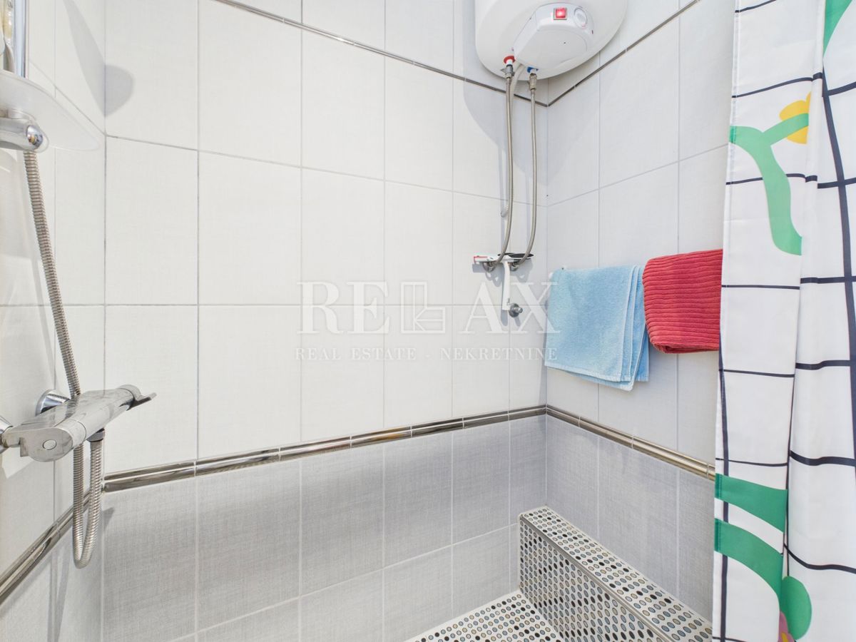 Crikvenica - spazioso appartamento con giardino e parcheggio