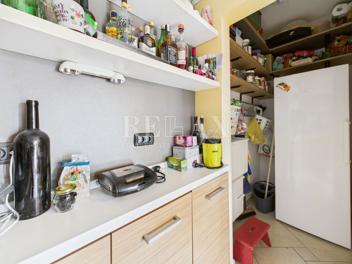 Crikvenica - spazioso appartamento con giardino e parcheggio