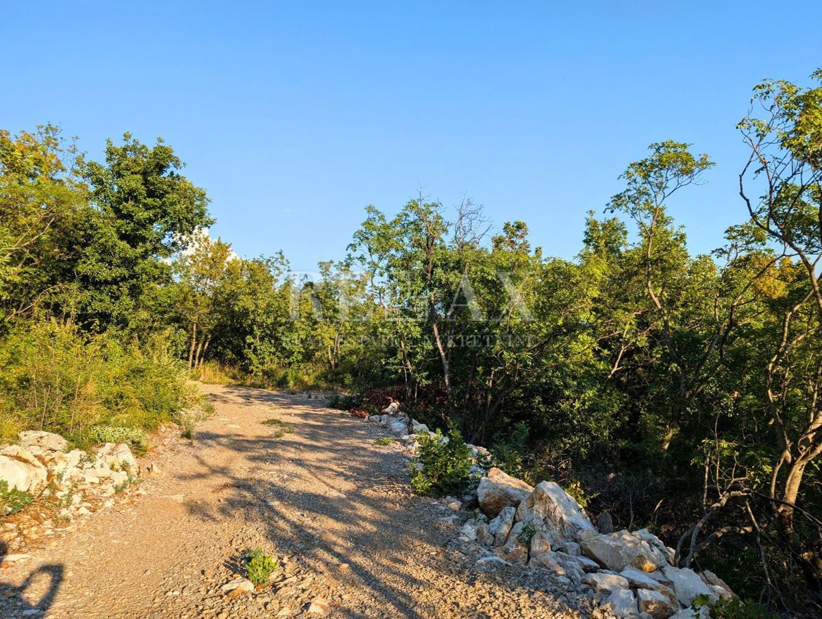 Rijeka, Trsat - terreno edificabile in posizione tranquilla