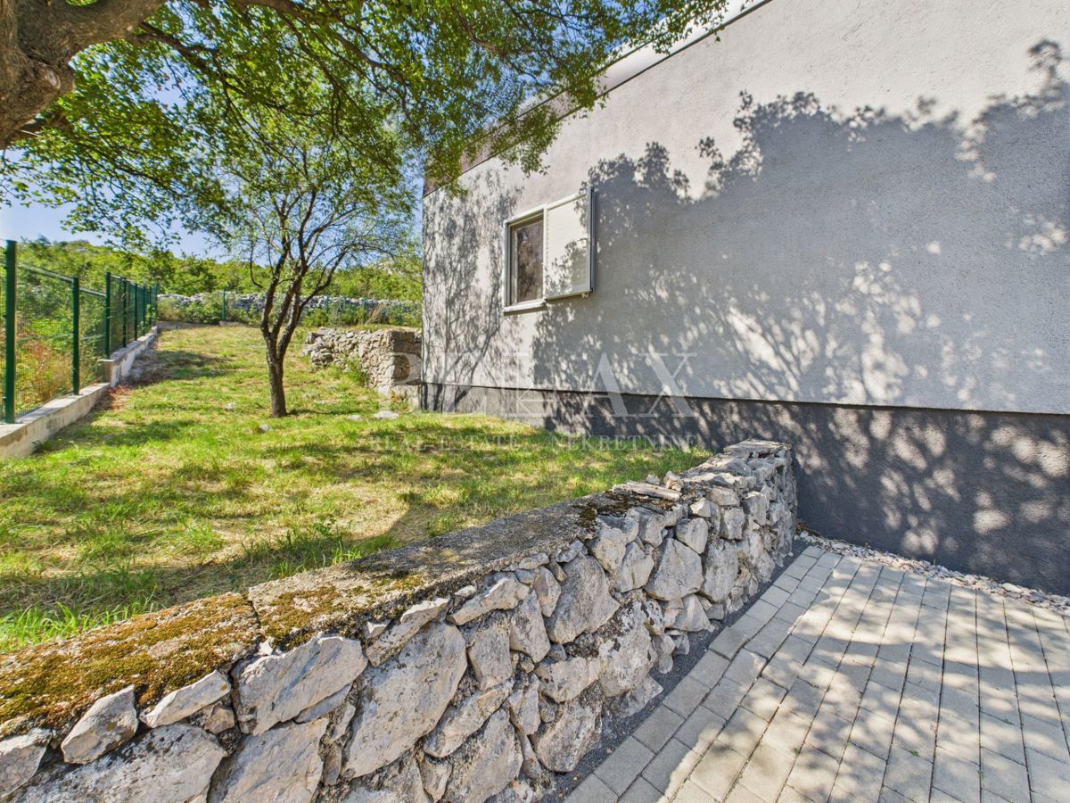 Volarice, Senj - casa a un piano con ampio giardino